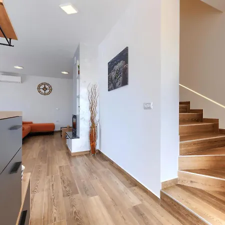 Dora By Interhome *