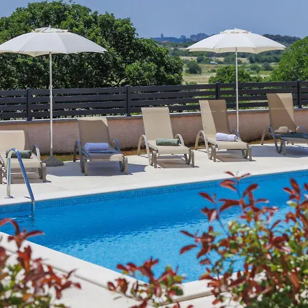 Casa de Férias Dora By Interhome Pula