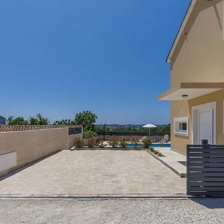 Dora By Interhome 度假居