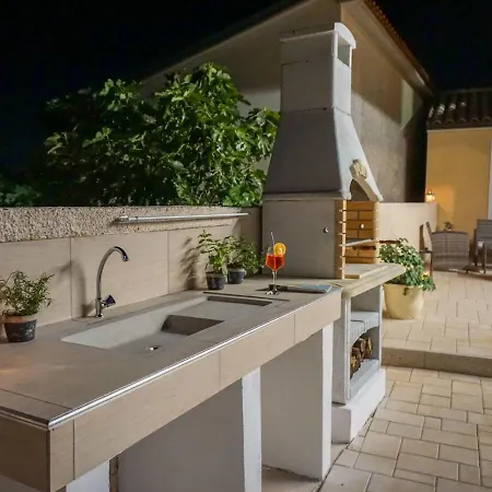 Dora By Interhome Pula