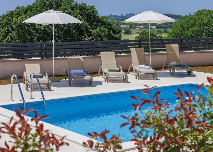 Сasa de vacaciones Dora By Interhome Pula