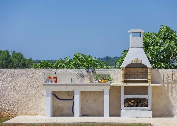 Dora By Interhome * Pula